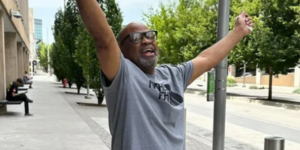 Declaran inocente a un hombre en Estados Unidos tras pasar 48 años en prisión por un crimen que no cometió