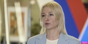 la candidata por la paz que quiere disputarle la presidencia de Rusia a Putin