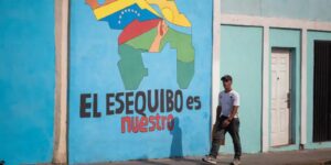 Maduro repliega al Ejército tras salir el buque de guerra británico del Caribe