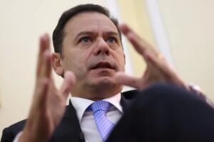 Montenegro resucita a la derechista Alianza Democrática para llegar a primer ministro