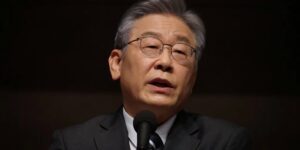 Apuñalan en el cuello al líder de la oposición de Corea del Sur, Lee Jae-myung