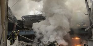 Siete muertos, entre ellos tres menores, y más de 47 heridos en los ataques rusos contra Leópolis en Ucrania
