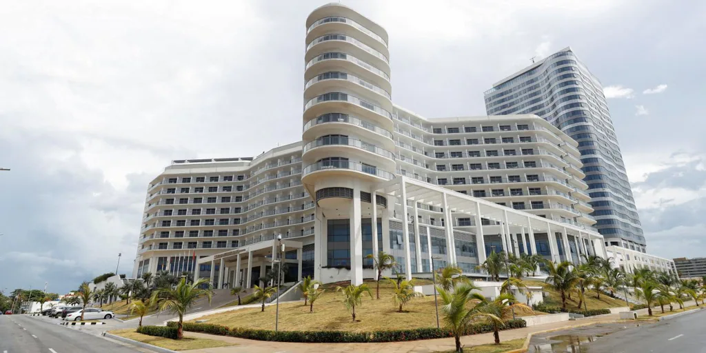 «El gobierno cubano prefirió invertir en turismo y no en infraestructuras»