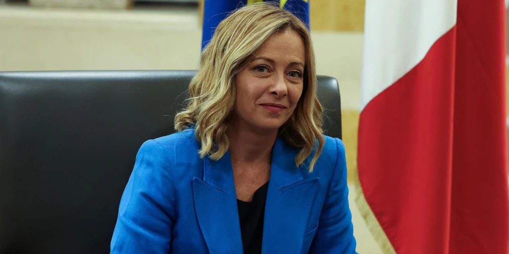 Ira de Meloni por el intento de la oposición de que la UE sancione su reforma migratoria: «Es una vergüenza»