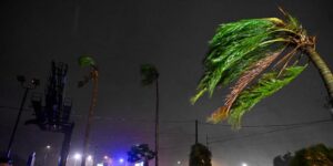 Milton se degrada a huracán de categoría 1 a su paso por Florida pero trae «lluvias devastadoras y vientos dañinos»