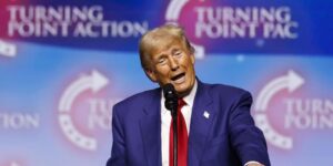 Un grupo de ‘hackers’ chinos intentó acceder a los datos de los teléfonos de Donald Trump y de su candidato a vicepresidente