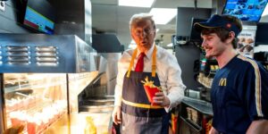 ¿Por qué Trump sigue empeñado en reescribir la historia del asalto al Capitolio?