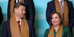 China ya ha doblegado una vez a Perú por el puerto de Chancay