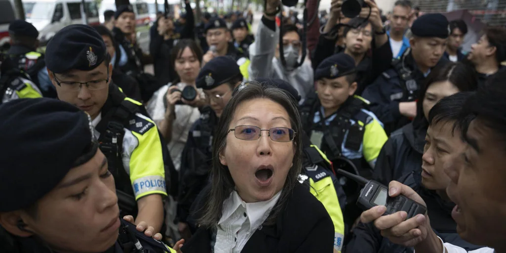 Hong Kong impone hasta 10 años de cárcel a 45 opositores prodemocracia