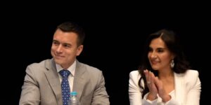 La vicepresidenta de Ecuador impugna su cese y abre una crisis en plena Cumbre Iberoamericana