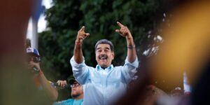 Maduro mendiga a Trump la quita total de sanciones petroleras