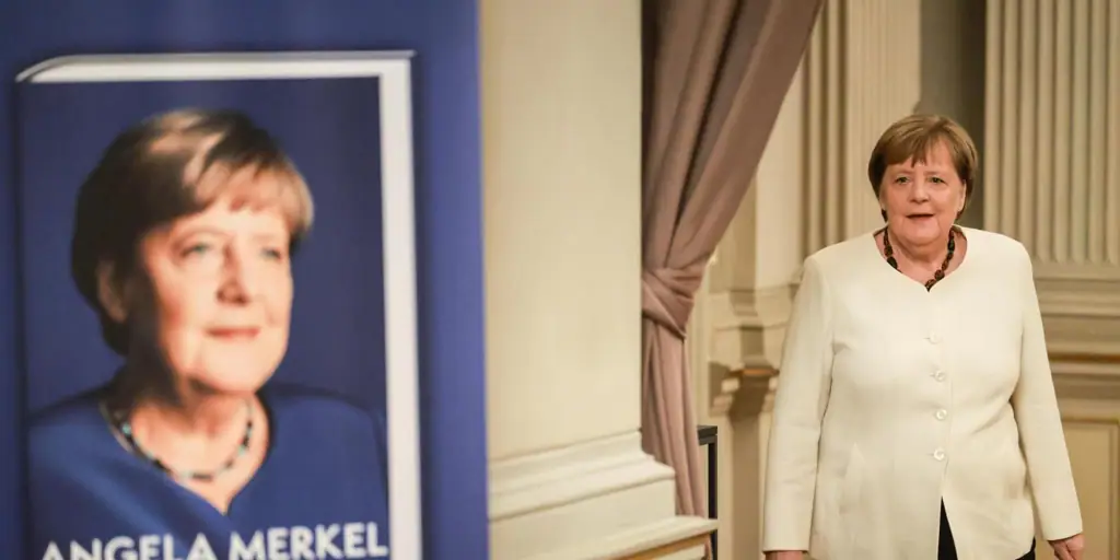Merkel recuerda en sus memorias la «estrecha colaboración» con Rajoy, quien luego se distanció de ella por «tacaña»