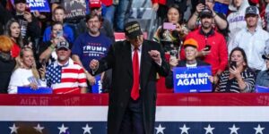 Trump, desatado en el final de campaña: no le «importaría mucho» si disparan a la prensa