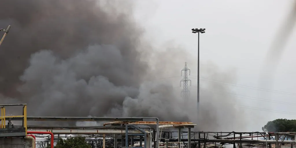 Al menos dos muertos y nueve heridos tras una explosión en un depósito de combustible en Florencia