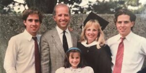 El poder de Jill Biden, protectora de un presidente debilitado