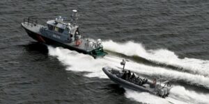Finlandia investiga un buque procedente de Rusia tras el corte de un cable eléctrico submarino