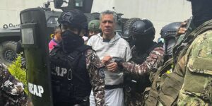 Maduro convierte a los asilados en la embajada argentina en rehenes canjeables