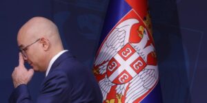 Dimite el primer ministro de Serbia después de tres meses de protestas por la corrupción tras la catástrofe de Novi Sad