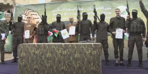 Israel anuncia represalias contra Hamás por el mal estado de los tres rehenes liberados