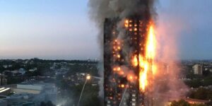 Polémica por la demolición de la torre Grenfell, el bloque de viviendas de Londres donde murieron 72 personas