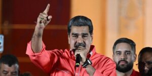 El chavismo gana en 23 de las 24 gobernaciones de Venezuela y proyecta la mayoría absoluta en el Parlamento