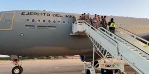 Albares confirma que España pone en marcha la evacuación de más de 40 españoles en Irán y otros 200 en Israel