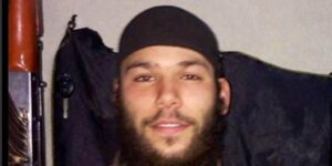Suecia juzga a un yihadista por el asesinato de un piloto jordano que fue quemado vivo en Siria
