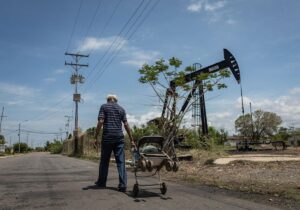 «¿Por qué se van Chevron y Repsol y se queda Maduro?» Los efectos de las sanciones de Trump en Venezuela