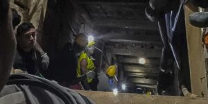 Rescatados los 18 trabajadores atrapados tras un accidente en una mina en el norte de Colombia