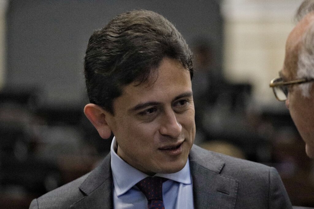Noticias Nacionales:Luis Carlos Reyes denunciará a Petro por injuria