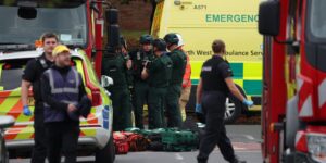 La Policía abate a un hombre que ha atropellado y apuñalado a varias personas cerca de una sinagoga en Mánchester