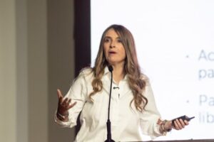 Paloma Valencia ratifica su permanencia en Colombia frente al plan de contingencia en el exterior de De la Espriella