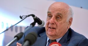 Muere Etienne Davignon, gigante de la política belga acusado por el asesinato del primer presidente del Congo