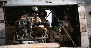 EE.UU. ataca a Irán como respuesta al derribo de un helicóptero Apache en Ormuz