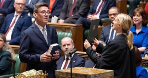 Líderes laboristas planean disputarle a Burnham el relevo de Starmer