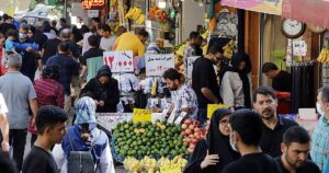 Los iraníes dudan que el levantamiento de sanciones vayan a mejorar su economía