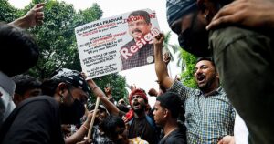 La India estrena ministro de Educación tras la dimisión de su predecesor por las protestas de las ‘cucarachas’