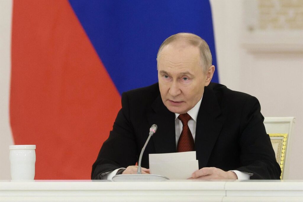 El Kremlin «no descarta» un reinicio en octubre de las conversaciones trilaterales con EEUU y Ucrania