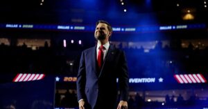 Vance se perfila como heredero de Trump en una convención pensada para salvar las legislativas