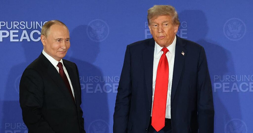 Acosado por las encuestas, Trump anuncia un acuerdo con Putin para que EE.UU. reciba diésel de Rusia