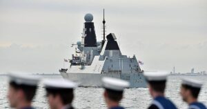 Acusan de espionaje a un miembro en activo de la Marina Real británica