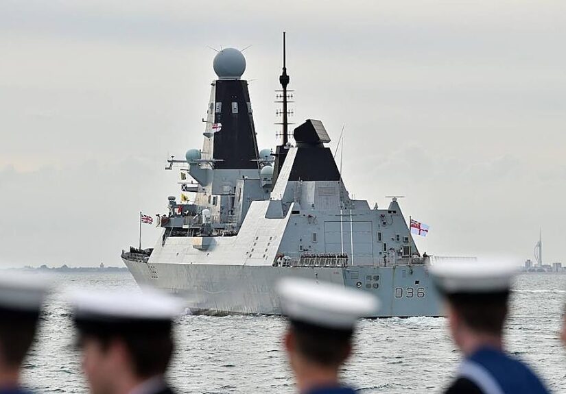 Acusan de espionaje a un miembro en activo de la Marina Real británica