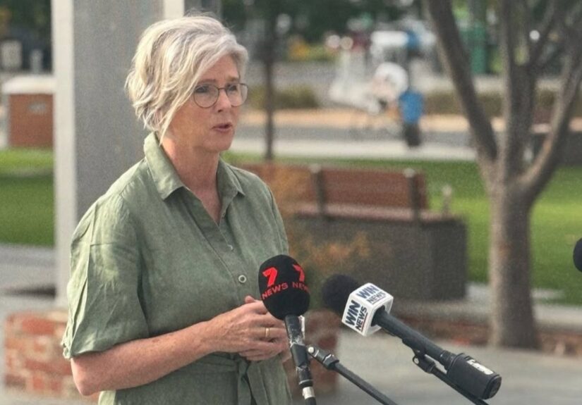 Acusan de tres delitos al hombre que atropelló intencionadamente a la diputada australiana Helen Haines