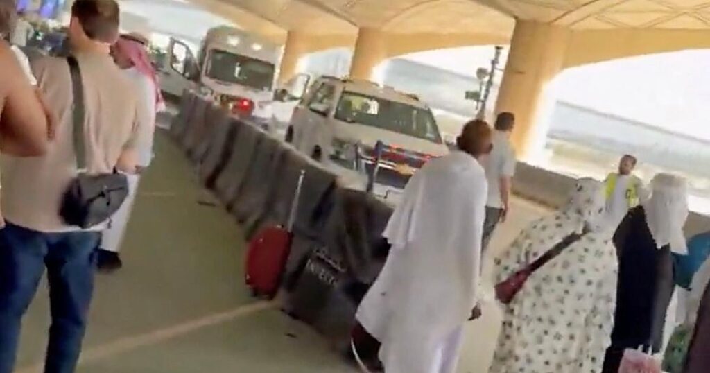 Al menos 12 muertos y más de 300 heridos por el ataque de los hutíes al aeropuerto de Riad, el más mortífero en una década