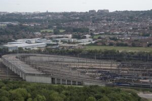 Al menos 19 heridos, cinco críticos, al colisionar un tren con un autobús a la entrada francesa del Eurotúnel