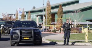 Al menos cuatro muertos en un tiroteo en una escuela de Oregon (EE.UU.)