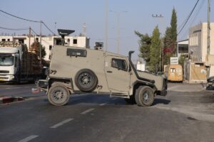 Al menos dos militares israelíes muertos y tres heridos en un ataque armado en Cisjordania