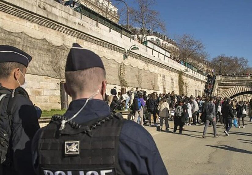 Al menos un muerto y cuatro heridos en un tiroteo en el oeste de la región de París
