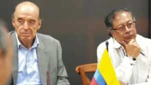 Álvaro Leyva toca la puerta de la justicia de EE. UU. con documentos y testigos contra Gustavo Petro