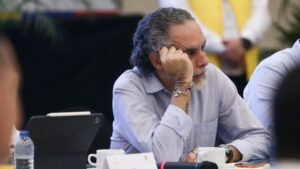 Armando Benedetti denuncia que le quitaron su esquema de seguridad y responsabiliza al presidente De la Espriella